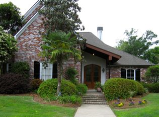 1333 Saint Albans Dr, Baton Rouge, LA 70810