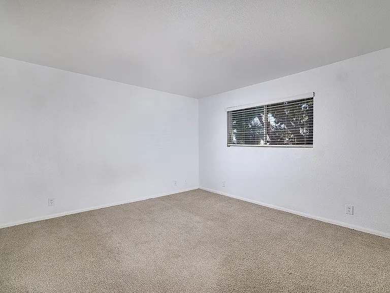 Panorama Apartments — Photo 11