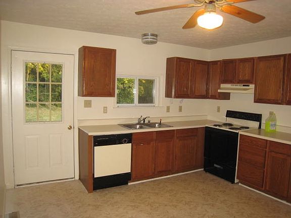 3rd image of 536-538 Bell Place Dr