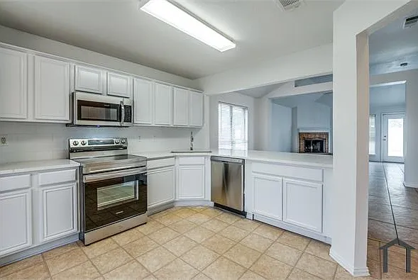 3 bed, 1462 sqft, $2,450 — Photo 3