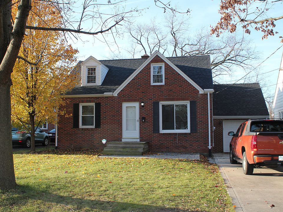 1st image of 21 W Maxwell Dr