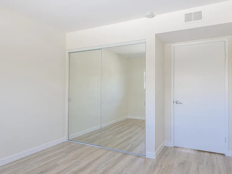 6355 Rancho Mission Rd #4 — Photo 11
