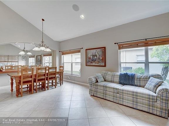 5th image of 10994 NW 61st Ct