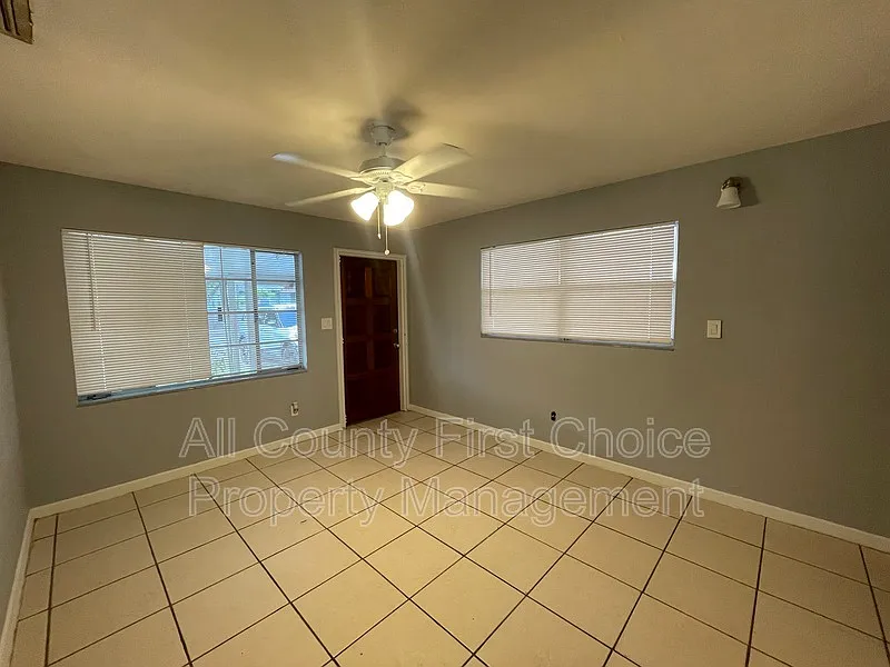 3 bed, 1.0 bath, 1000 sqft, $1,495 — Photo 3
