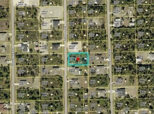 910 Hibiscus Ave, Lehigh Acres, FL 33972