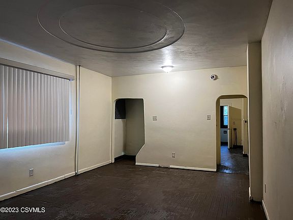 3rd image of 1020-1022 Corbett Ave