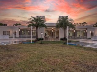 4345 Royal Manor Boulevard, Boynton Beach, FL 33436