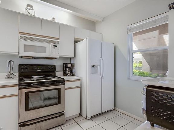 4th image of 326 Bradstrom Cir #F101