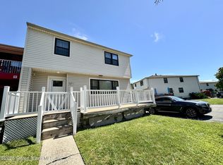 469 Willow Rd E #1, Staten Island, NY 10314