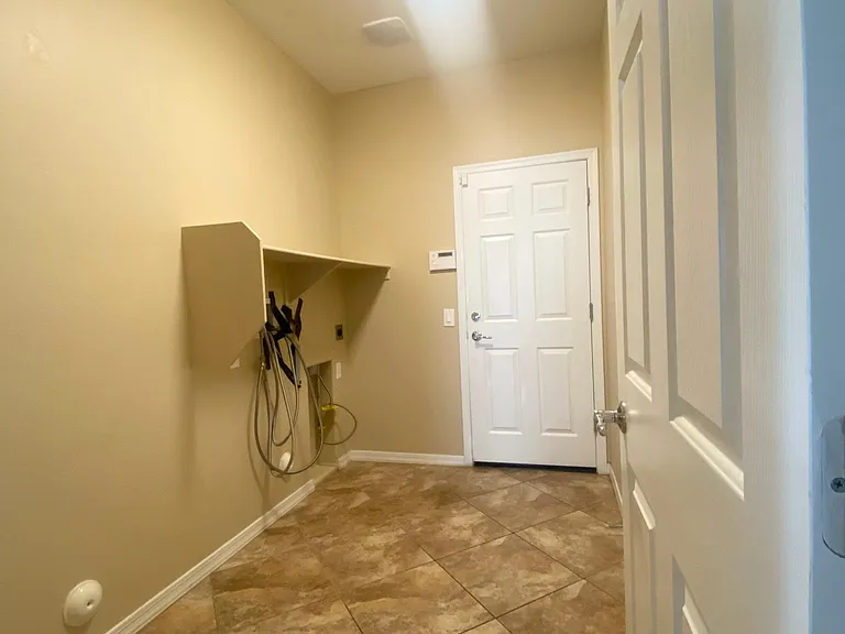 21154 N 36th Pl — Photo 23