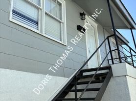 621 E 33rd St, Savannah, GA