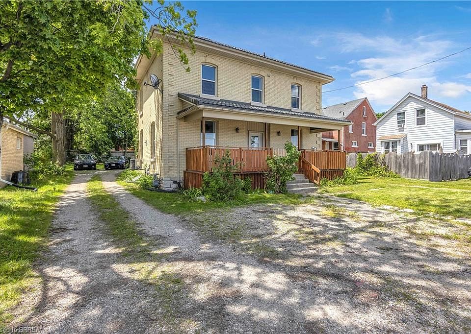 1st image of 34 Young St