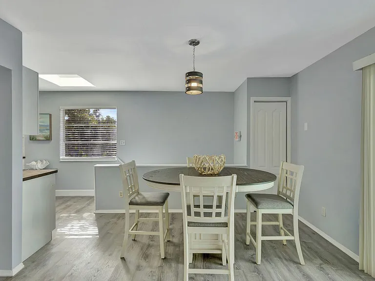 8225 S Indian River Dr #C — Photo 18