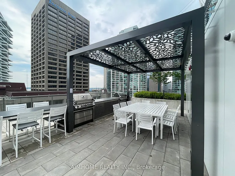 28 Freeland St #1701A — Photo 9