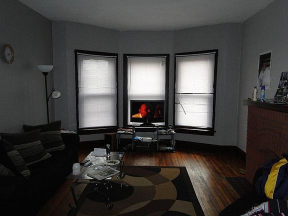 3rd image of 353 Woodlawn Ave