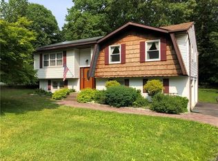 15 Rockwood Dr, Newburgh, NY 12550