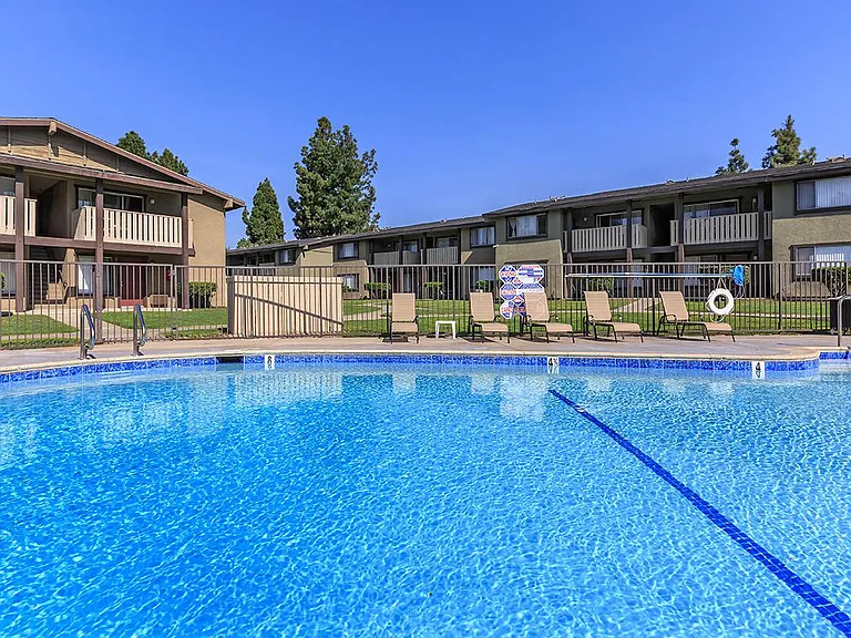 Saddleback Ranch Apartments — Photo 43
