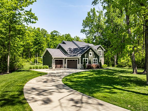 3rd image of 7716 Traders Hollow Ln