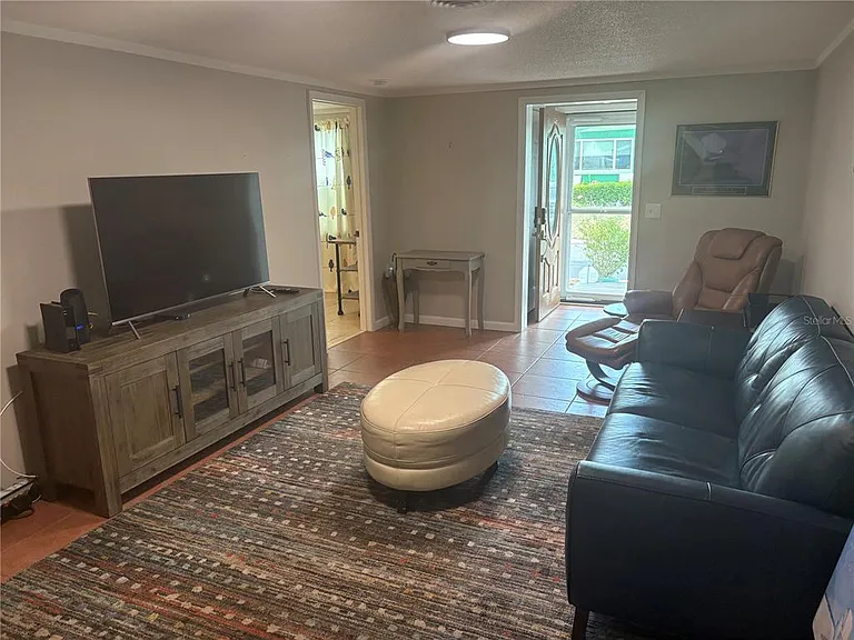 1010 Osprey Ct — Photo 6