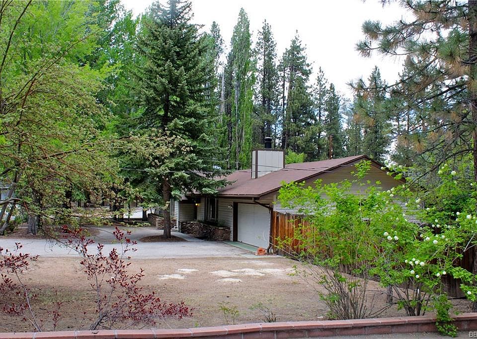 1st image of 393 Crane Dr