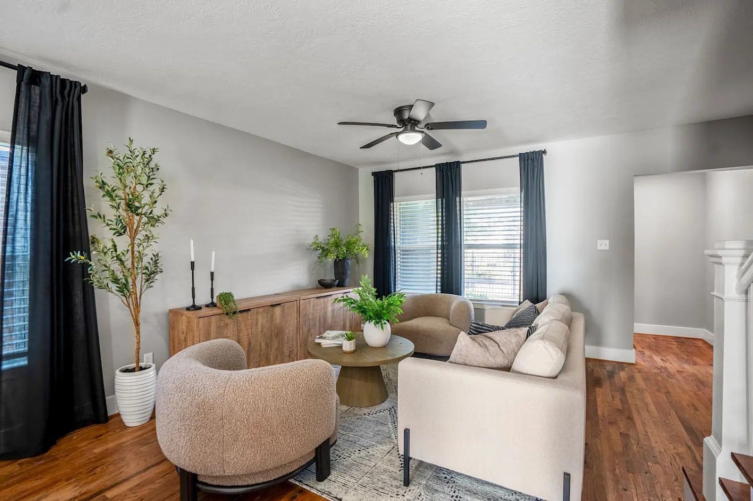 2 bed, 2.0 bath, 1980 sqft, $2,107 — Photo 2