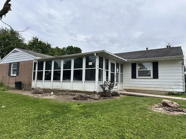 1801 W Parkway Dr #B — Photo 17