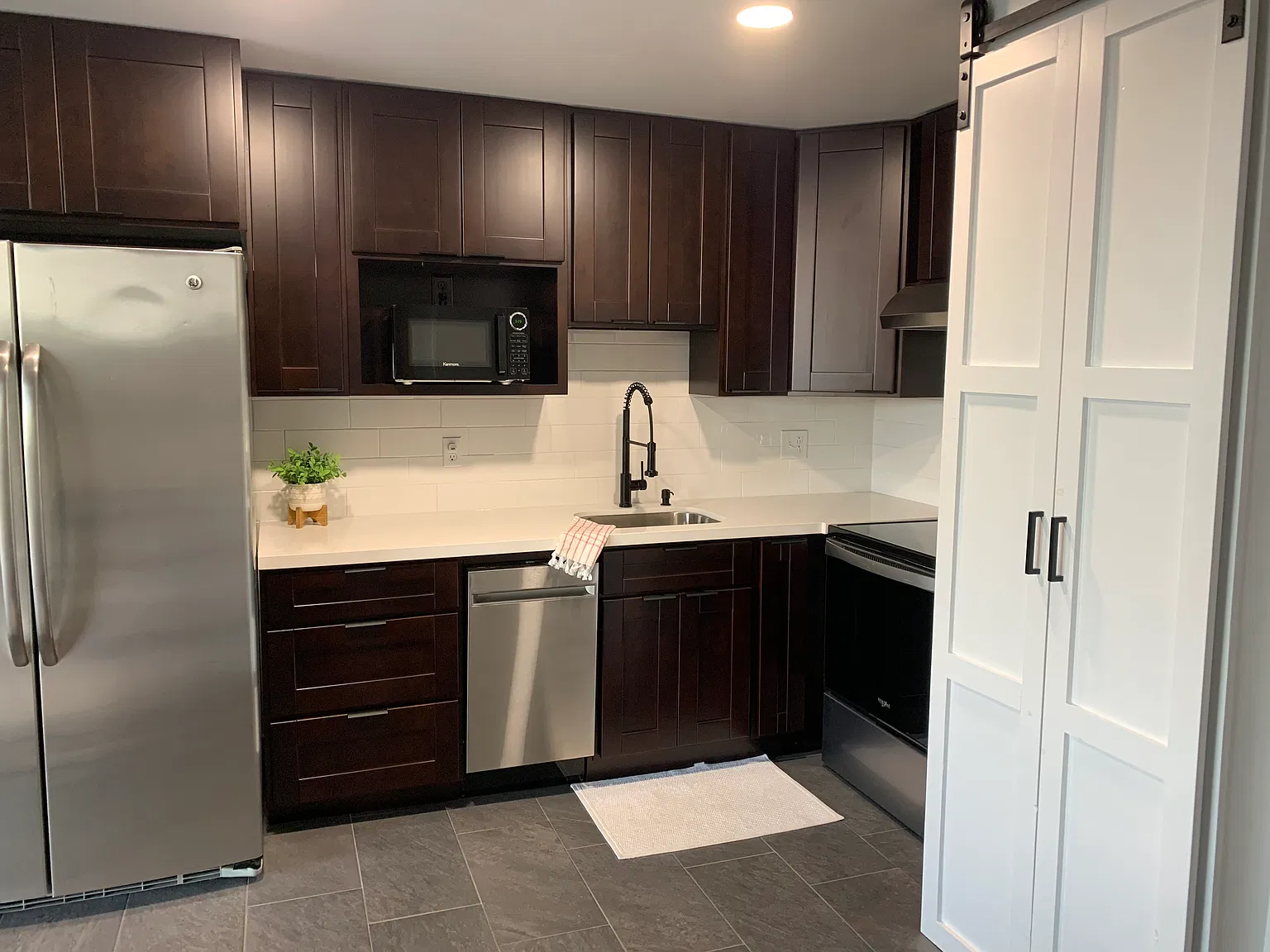 1 bed, 681 sqft, $2,600 — Photo 3