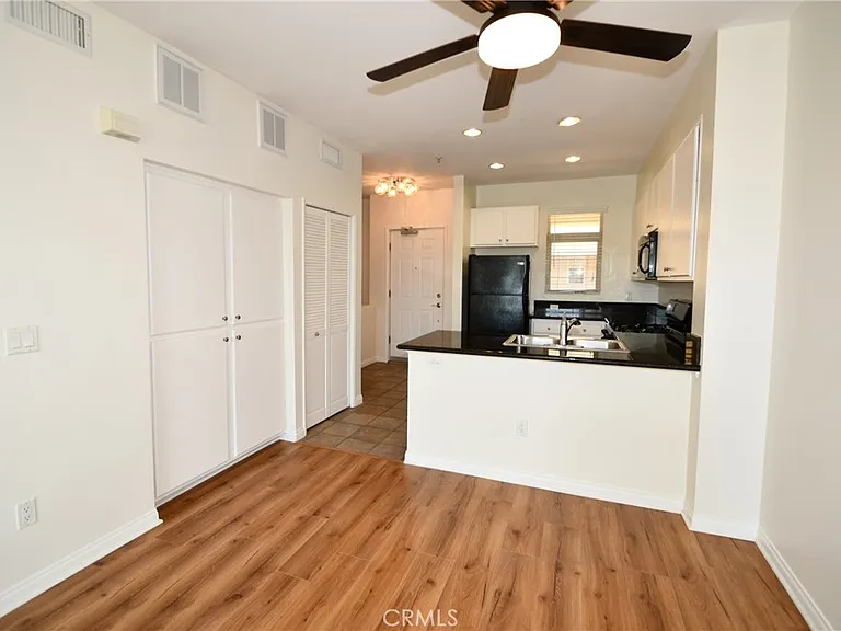 2742 Cabrillo Ave #302 — Photo 12