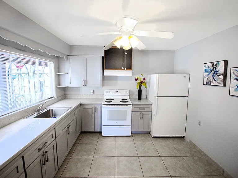1513 Amador Ave — Photo 6