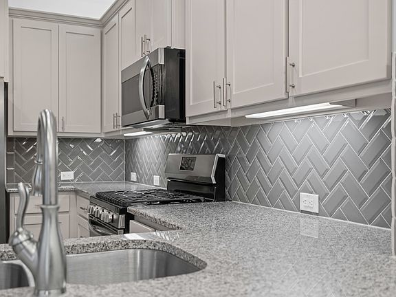 4th image of 3012 Gaylord Dr