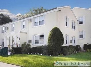 25111 71st Rd, Bellerose, NY 11426