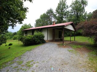 64 Blackberry Ln, Franklin, NC 28734