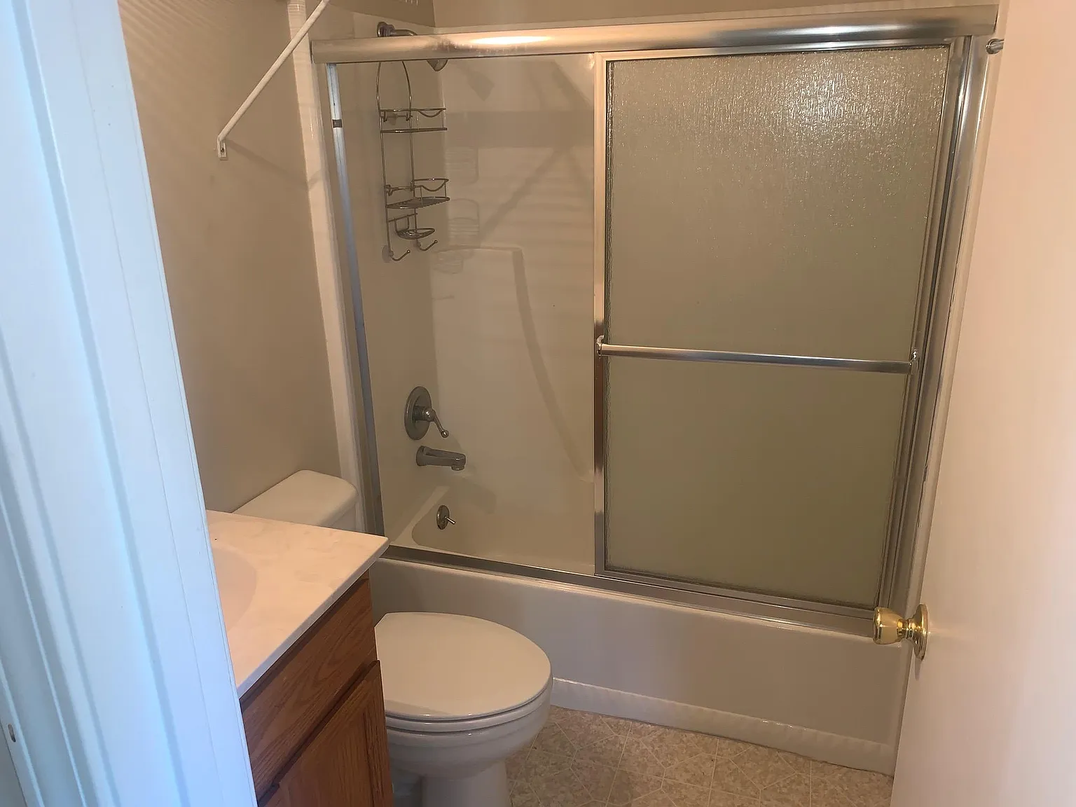 2 bed, 1400 sqft, $1,450 — Photo 4