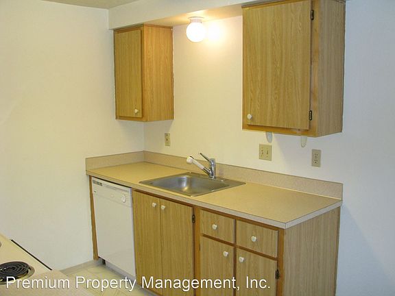 3rd image of 4261 Tiffany Pl NE #11204792