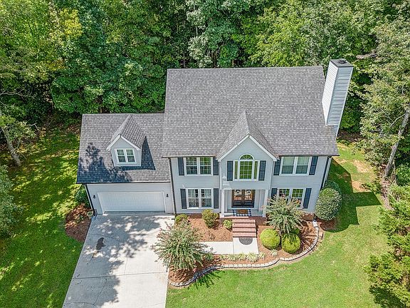 3rd image of 1037 Forest Glen Dr
