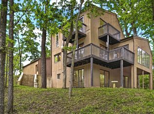 1309 Wildwood Ln, Mahomet, IL 61853