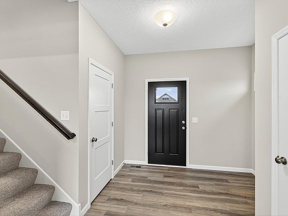 2nd image of 2615 Arbor Dr