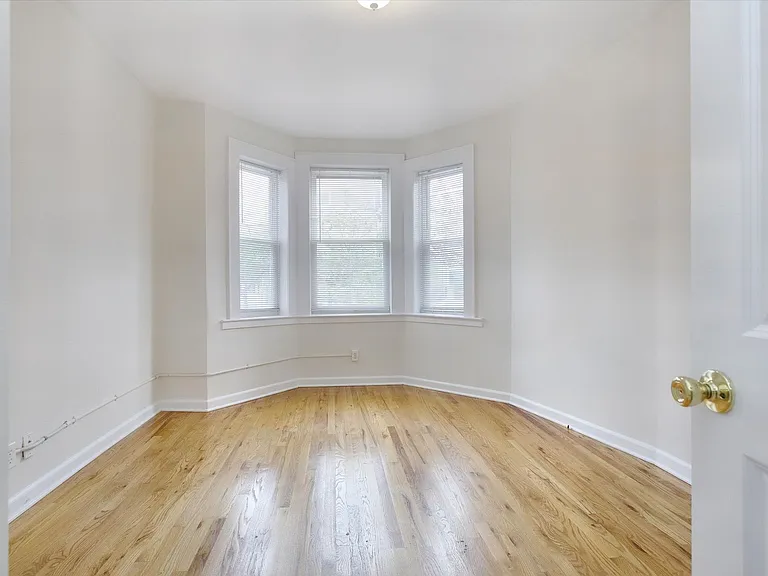 80 Pine St #2 — Photo 17