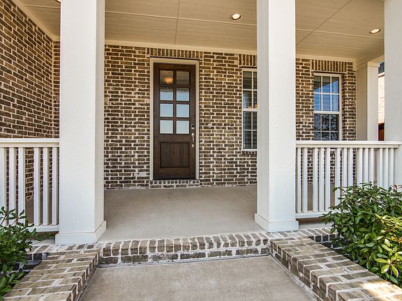 3rd image of 2208 Whitman Ln