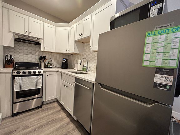 5th image of 426 Marlborough St APT 6