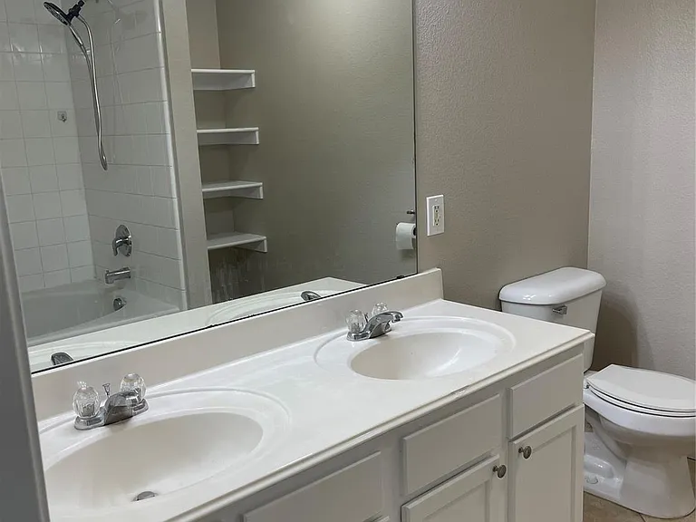 8904 Chisholm Trl — Photo 2