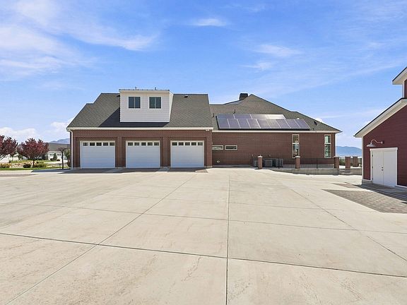 4th image of 2628 E Prairie Ln