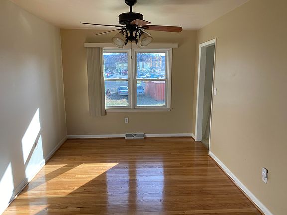 3rd image of 2100 Bainbridge Dr