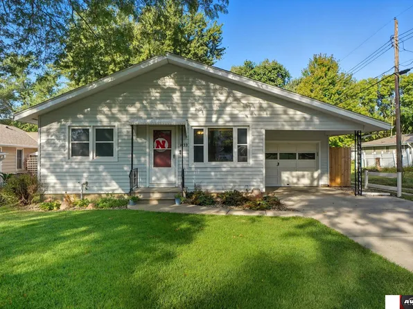 1039 N Laurel St, Wahoo, NE 68066