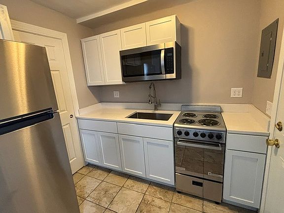 5th image of 202 S Lincoln Ave APT 9