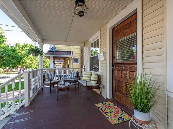 4th image of 1479 Rosewood Ave