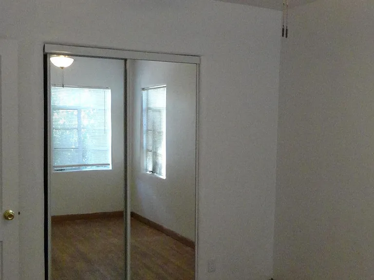725 Carlisle Blvd NE — Photo 10