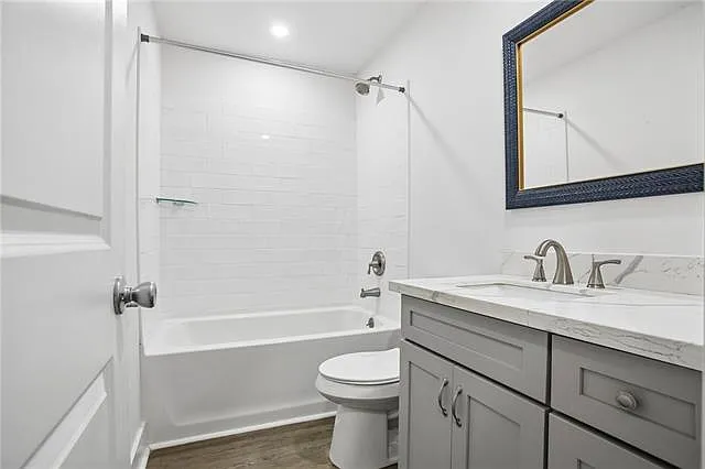 15 Crislaur Ave — Photo 11