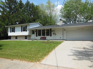 218 Westview Dr, Alma, MI 48801