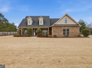 251 Hampton Oaks Way, Byron, GA 31008